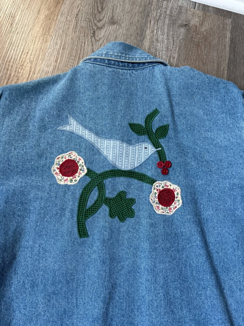 VTG CABIN CREEK Embroidered Denim Button Down Bird Retro Funky Multi Color M - Picture 6 of 6
